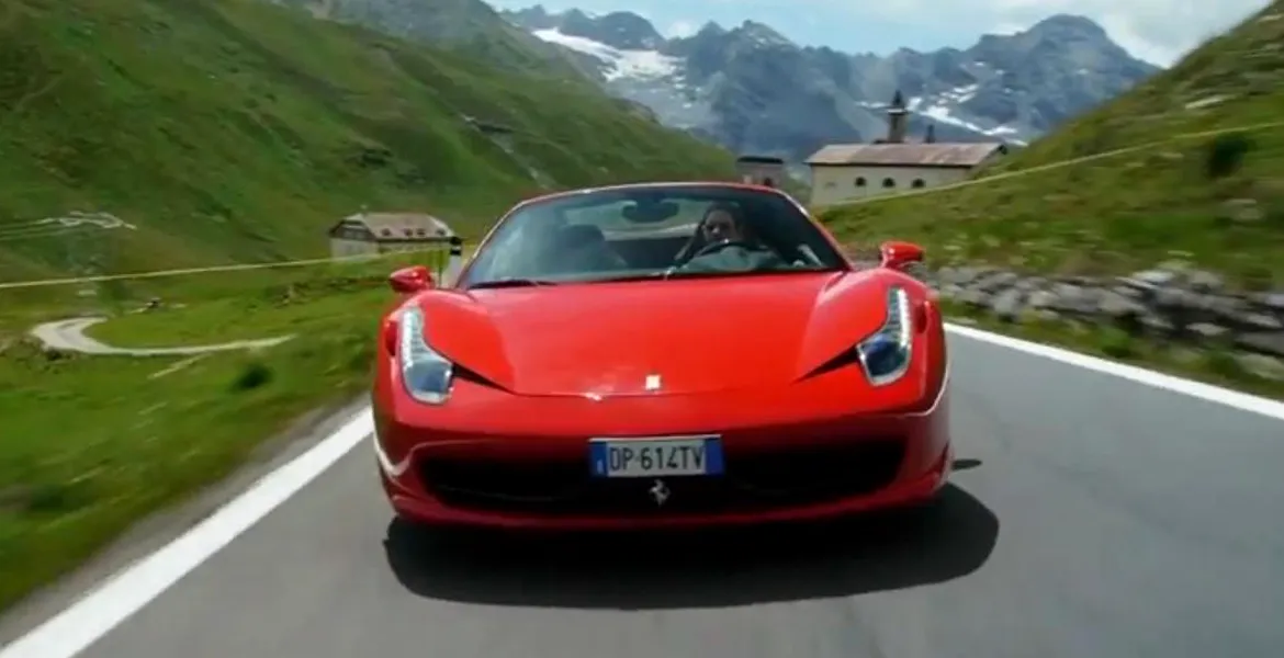 Pasiune italiană la pătrat: Ferrari 458 Spider prin Pasul Stelvio