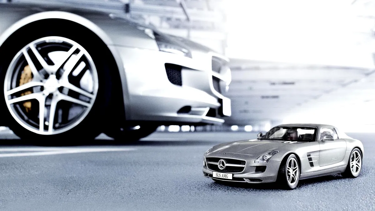 S-a lansat colecţia Mercedes-Benz 2013