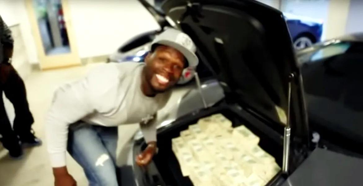 Cam câte milioane de dolari încap în portbagajul unui Murciélago? 50 Cent ştia răspunsul