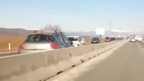 Şofer filmat circulând pe contrasens, pe DN1. Bărbatul le-a spus poliţiştilor că ”a greşit drumul” - VIDEO