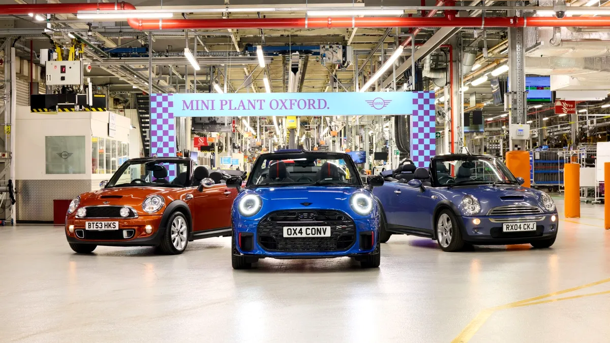 Noul Mini Cooper Cabriolet a intrat în producție la uzina din Oxford