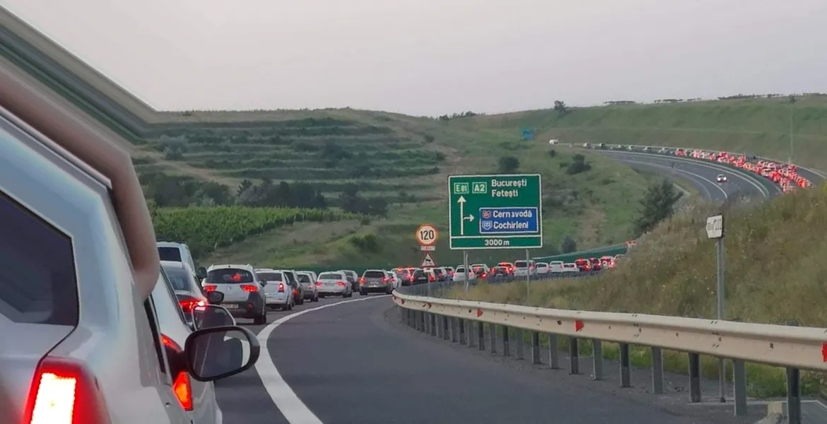 Video | Aglomeraţie infernală pe Autostrada Soarelui de Sfânta Maria