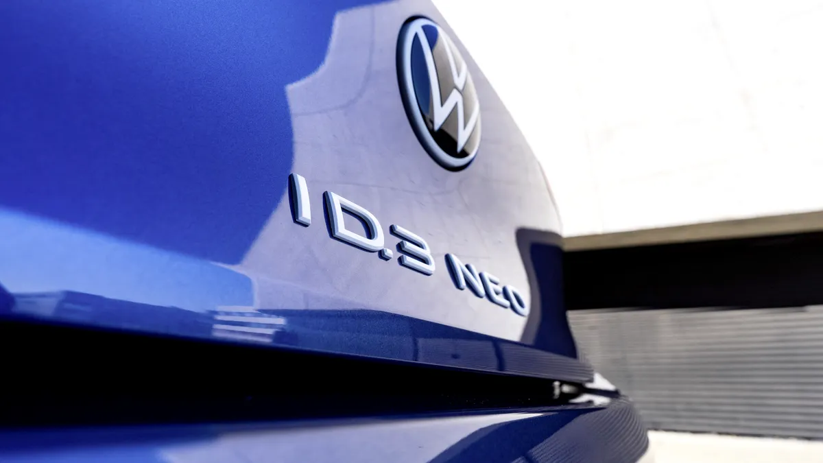 CEO-ul Volkswagen confirmă tăierea a 50.000 de posturi în companie. Blume: Situația VW, „tensionată și dificilă”