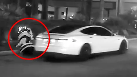 O maşină Tesla aflată în modul autonom a accidentat „mortal” un robot controlat de inteligenţa artificială, apoi a plecat de la locul accidentului - VIDEO