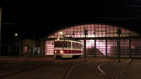 Două tramvaie speciale circulă zilele acestea prin București