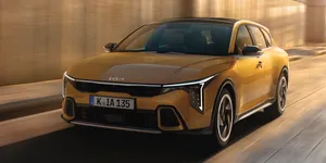 Kia K4 este disponibilă în România. Cât costă noua alternativă la Honda Civic