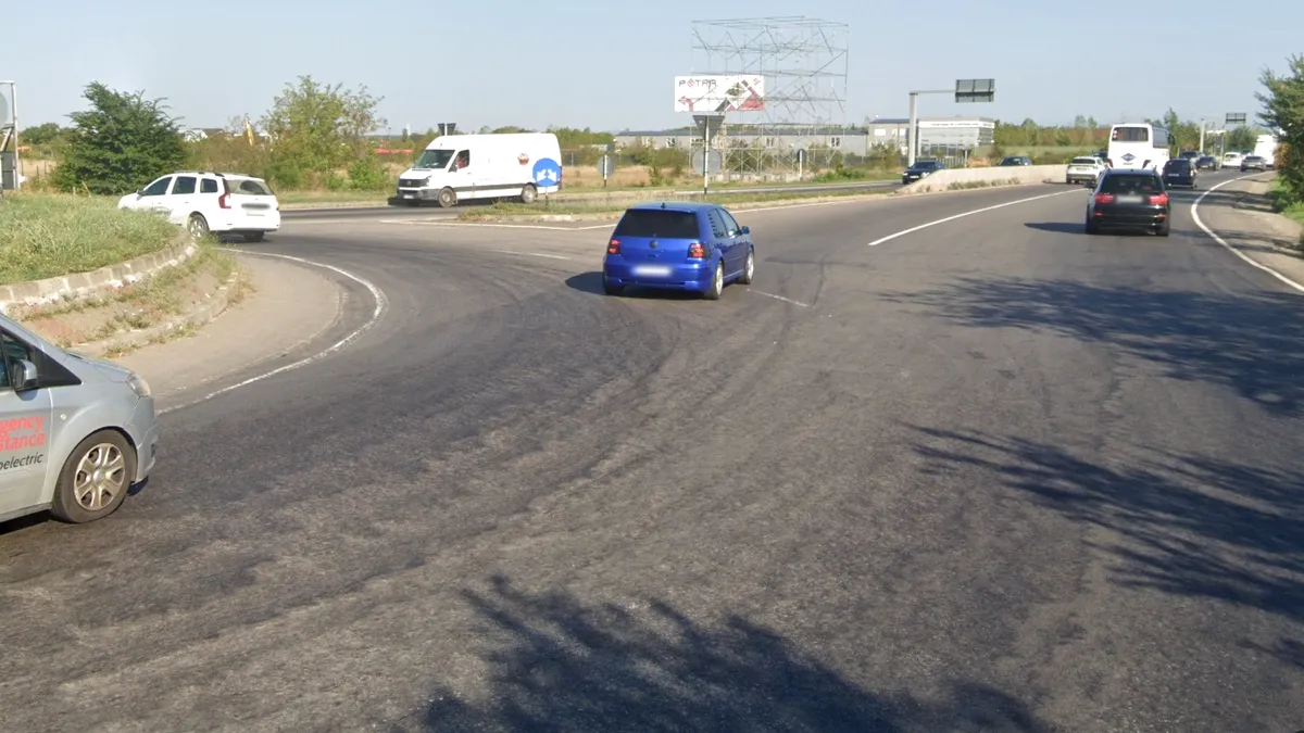Sensul giratoriu 2025: Este legal să mergi înainte dacă te afli pe banda 2? Cine are prioritate în „rotundă”