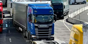 Camioanele de peste 7,5 tone vor circula după un program special în Ungaria. Restricțiile au fost modificate din cauza caniculei