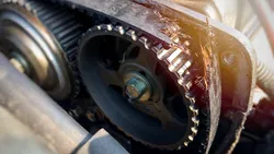 Ce se întâmplă atunci când se rupe distribuția? Diferența între motoarele cu și fără interferență