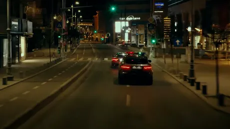 Smiley, cursă nebună prin Bucureştiul pustiu. Imagini spectaculoase în cel mai nou videoclip al său