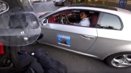 Un şofer tupeist ne arată cum se face praf Codul Rutier - VIDEO
