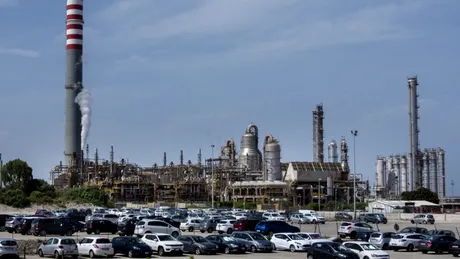 Rafinăria Petrotel din Ploiești va fi repornită. Ce se întâmplă cu benzinăriile Lukoil în perioada următoare