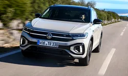 Primele imagini cu noul Volkswagen T-Roc au scăpat pe internet. Cum arată viitoarea generație a crossoverului