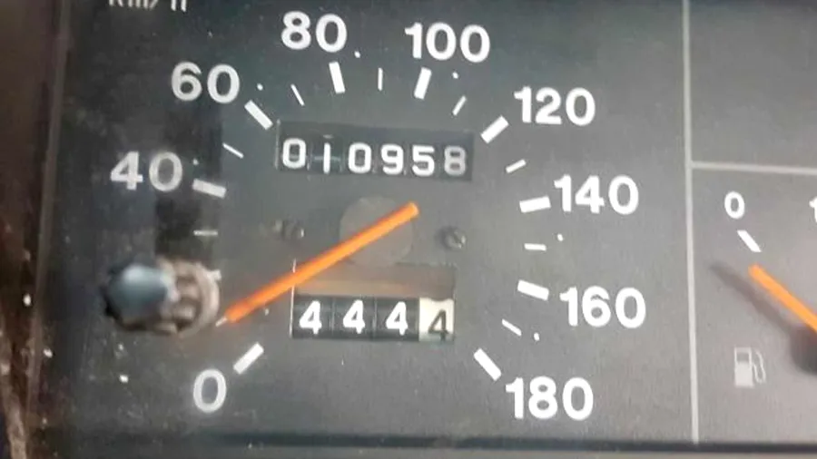 Cum arată și cu cât se vinde o Lada Niva în SUA? Mașina a fost produsă în 1981 dar este aproape nouă