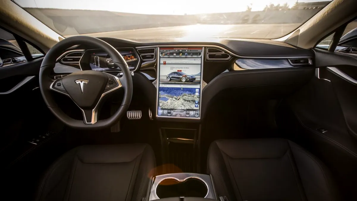 Tesla Model 3 va debuta în martie la un preţ de 35.000 de dolari, însă statul oferă o reducere consistentă