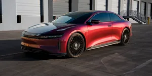 Shaquille O’Neal are o nouă mașină făcută la comandă. Fostul baschetbalist conduce acum un coupe electric – FOTO