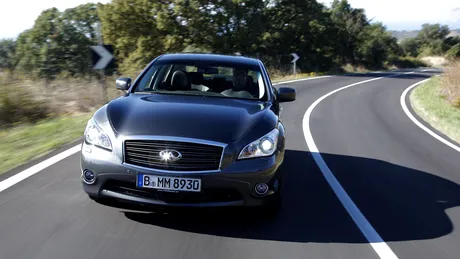 Am condus noul Infiniti M30d