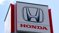 Honda recheamă peste un milion de mașini CR-V și Accord dintr-un motiv neobișnuit: un capac de sticlă se poate desprinde
