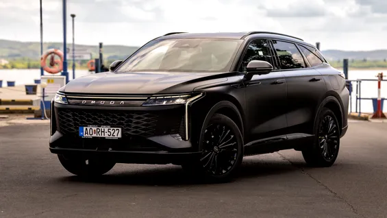 <span class='prepend'>Foto |</span> Omoda 9 va fi disponibil într-o versiune „Black”, dar nu este deloc ca modelele Mercedes-AMG. Cu de dotări vine SUV-ul chinezesc? 
