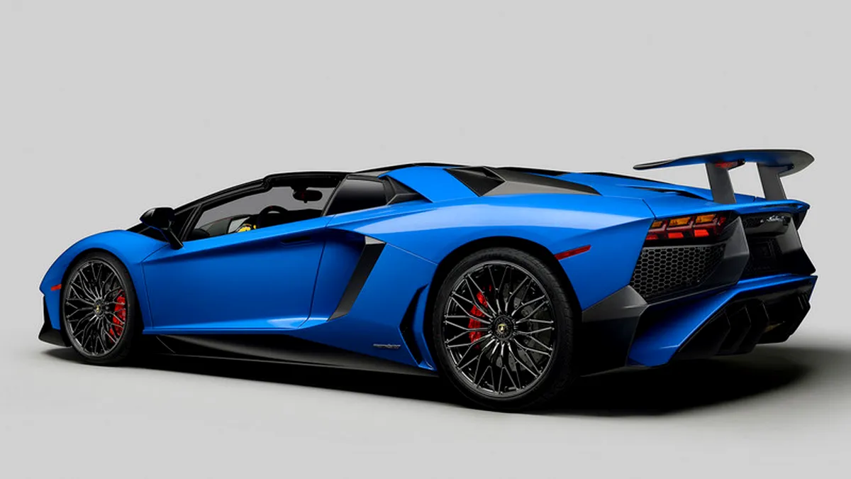 Doamnelor, domnilor, iată noul Lamborghini Aventador LP750-4 SV Roadster