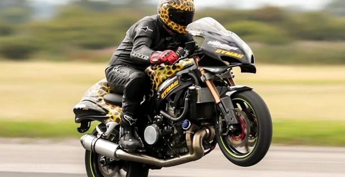 Record mondial: wheelie la peste 300 km/h [VIDEO]