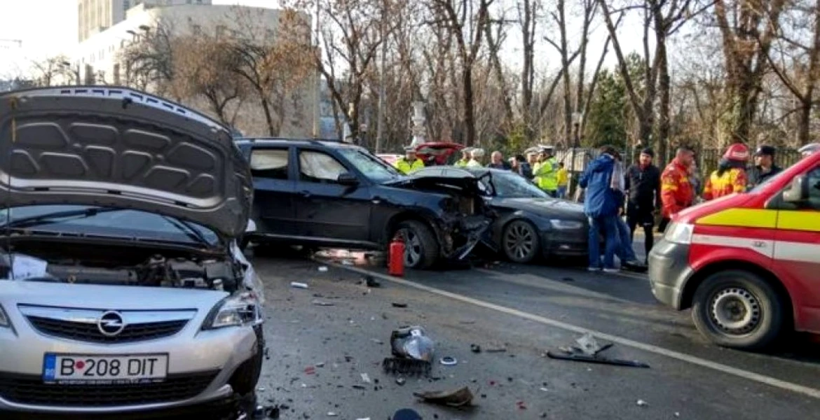 Carambol în București. Accident cu 10 mașini implicate
