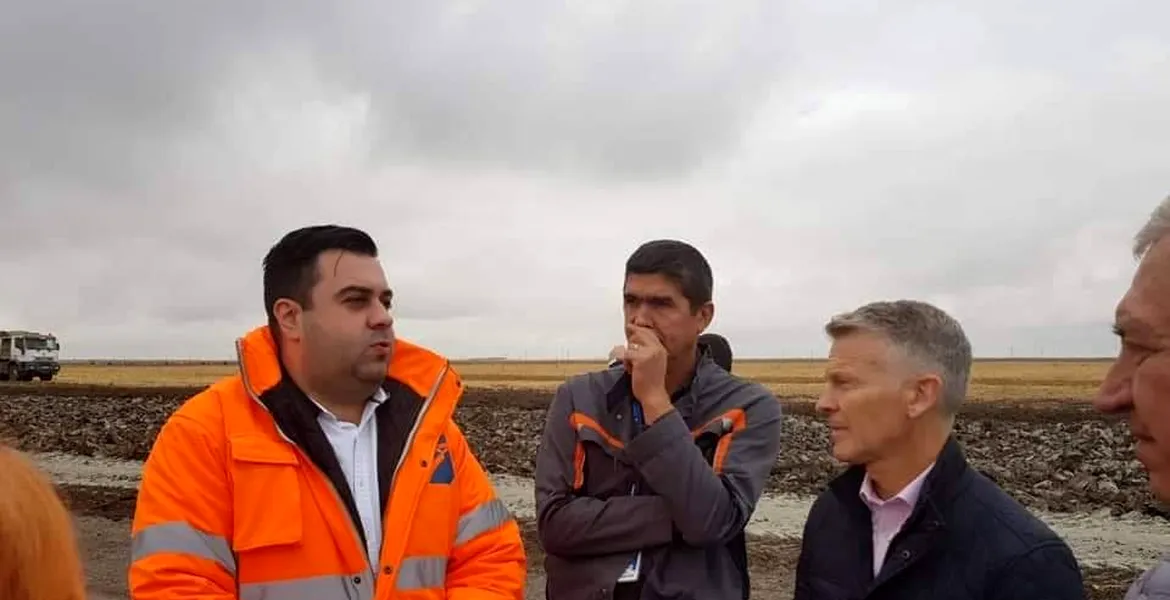 Ministrul Răzvan Cuc, aspru criticat de şoferi după tragedia din Ialomiţa: „Ne scanaţi retina? Aveţi idee în ce condiţii lucrăm?”
