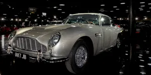 Aston Martin DB5 – Spionul din galeria auto Țiriac Collection