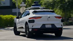 California schimbă regulile pentru robotaxiuri. Mașinile autonome pot primi acum amenzi de circulație