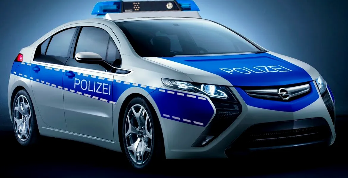 Maşina de poliţie Opel Ampera