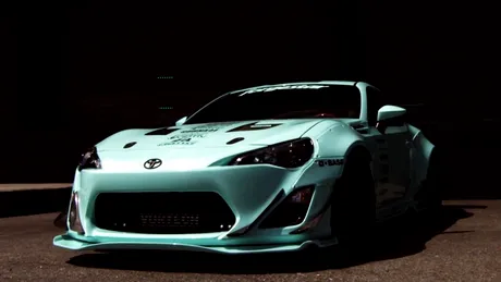 Aceasta este o Toyota GT86. Dar nu una oarecare. Ea este Tiffany