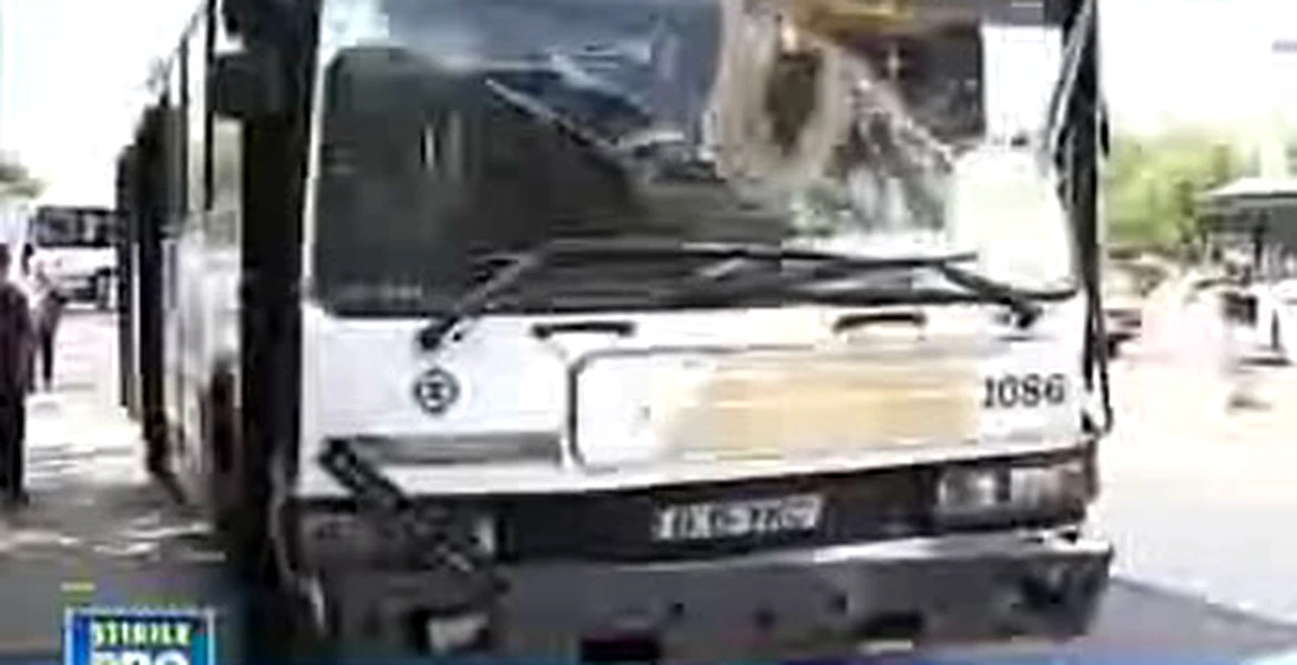 Accident de autobuze în Bucureşti