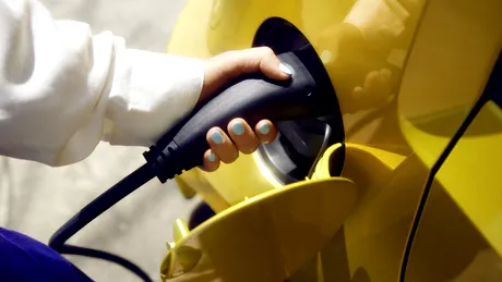  Volkswagen lansează noul e-up! Modelul tinde spre titlul de cea mai ieftină maşină electrică - FOTO