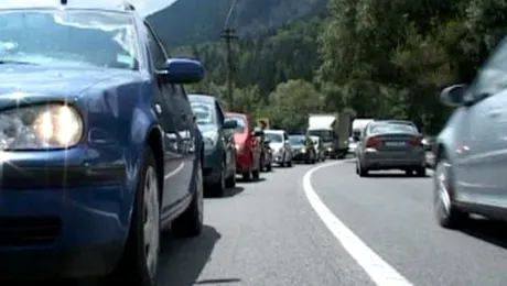 Aglomerație pe drumurile spre București. Rutele alternative propuse de centrul Infotrafic