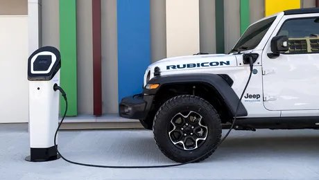 Peste 375.000 de Jeep-uri hibride sunt rechemate în Europa. Risc de incendiu pentru bateria de tracțiune