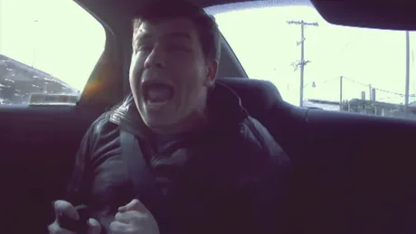 VIDEO: Cum se răzbună un pilot de NASCAR pe un jurnalist auto
