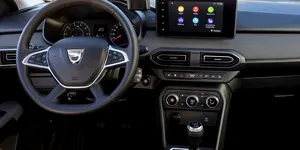 Țara în care Dacia decapotabilă face senzație. Modelul de familie devine atracție turistică: „Jogger Papamobil”