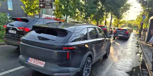 Dacia Striker, în probe pe străzile din București. Cum au reacționat oamenii când au văzut cel mai nou model Dacia