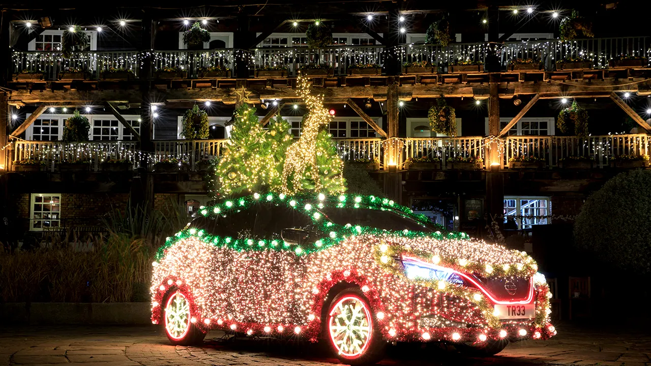 POUR NOËL LA NISSAN LEAF SORNE DE MILLE FEUX 