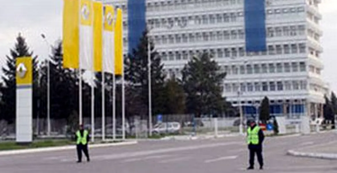 Dacia iar închide porţile