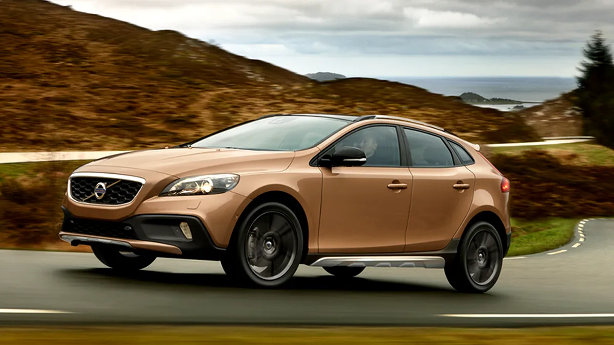 Volvo lansează V40 Cross Country, cel mai mic crossover al mărcii suedeze