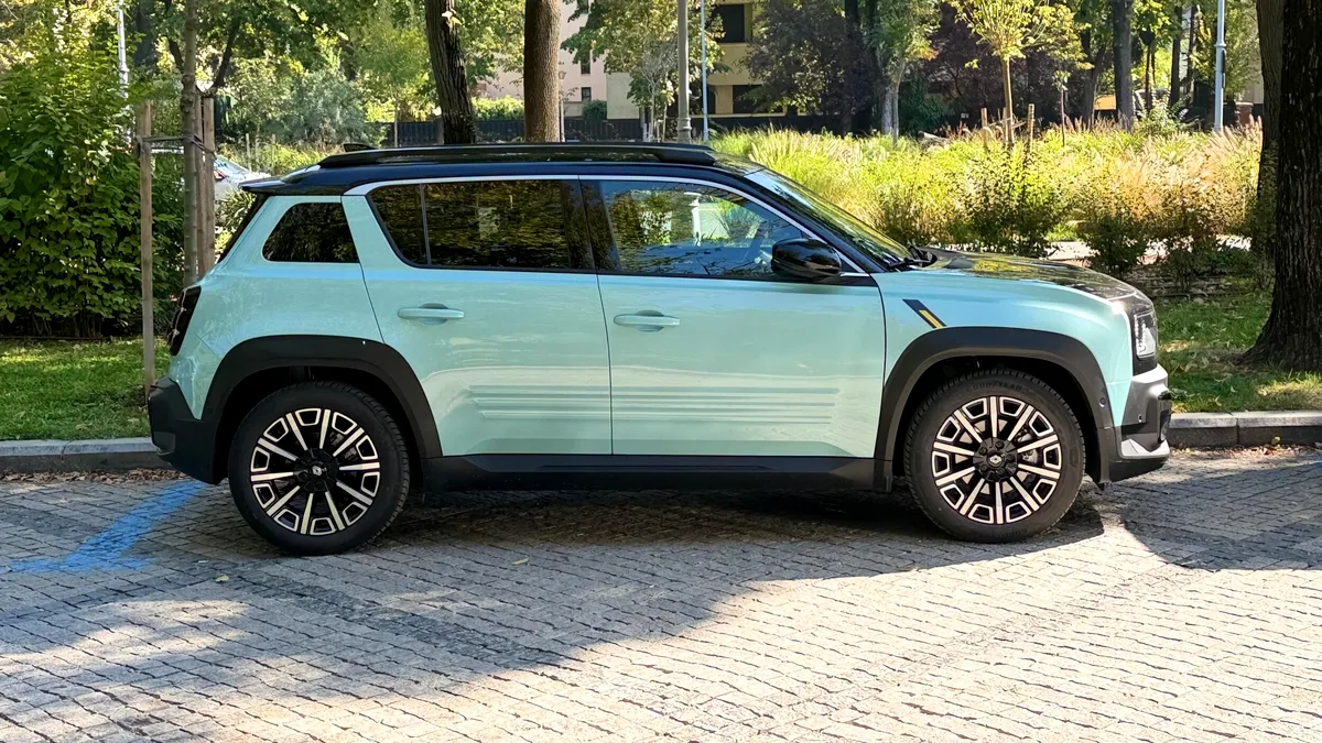 Noul Renault 4 E-Tech Electric are preț oficial în România. Cât costă rivalul pentru Kia EV2