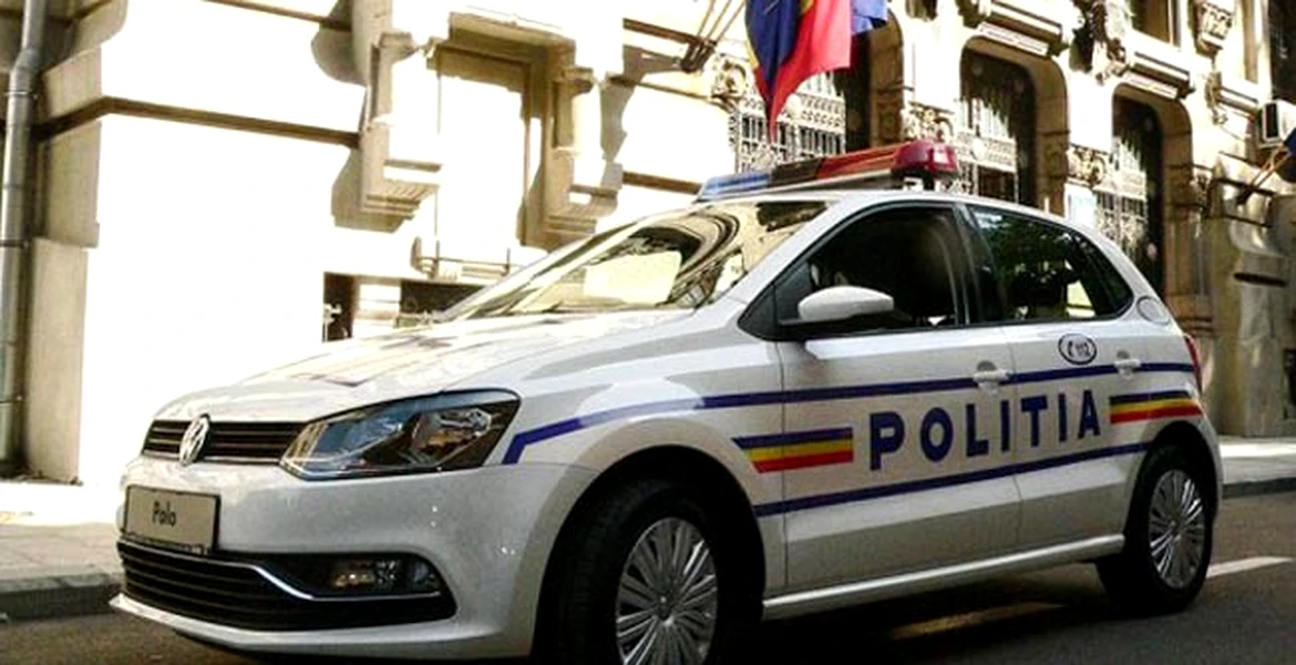 VIDEO Un echipaj de poliţie i-a uluit pe BUCUREŞTENI. Un trecător a FILMAT totul. Cum a reacţionat POLIŢIA Română când a văzut clipul pe net?