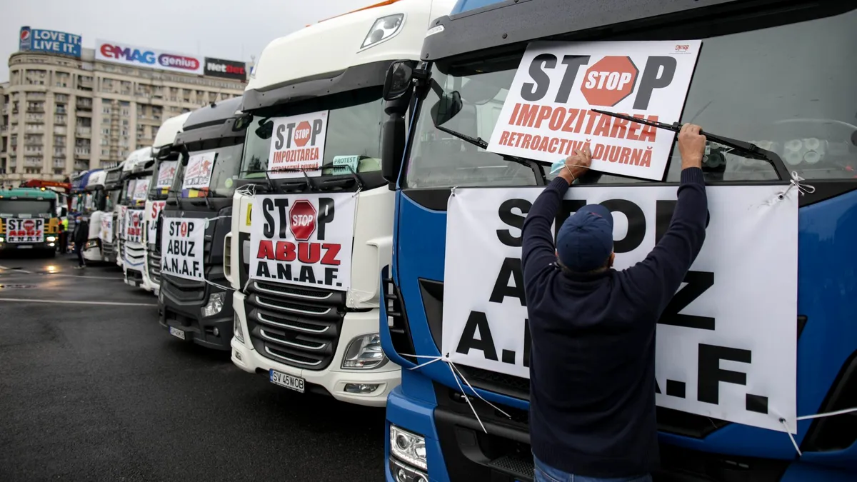 Proteste ale transportatorilor în piața Victoriei. Ce solicitări au aceștia - VIDEO