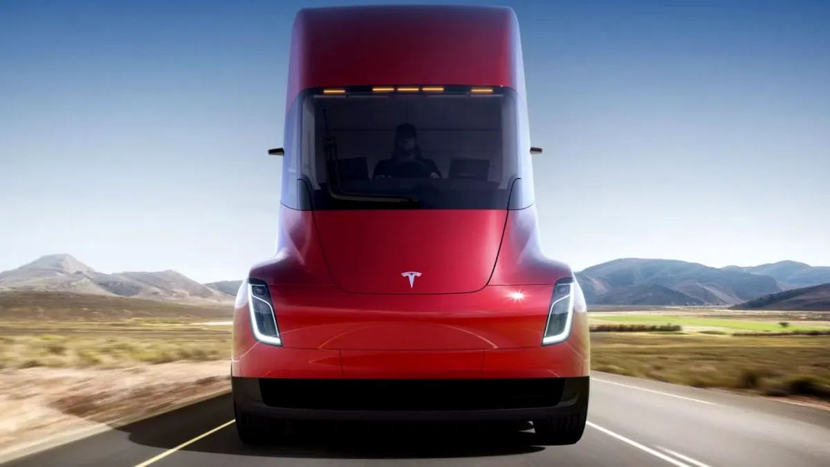 Cât va costa camionul electric Tesla. Are o autonomie şi acceleraţie record - VIDEO