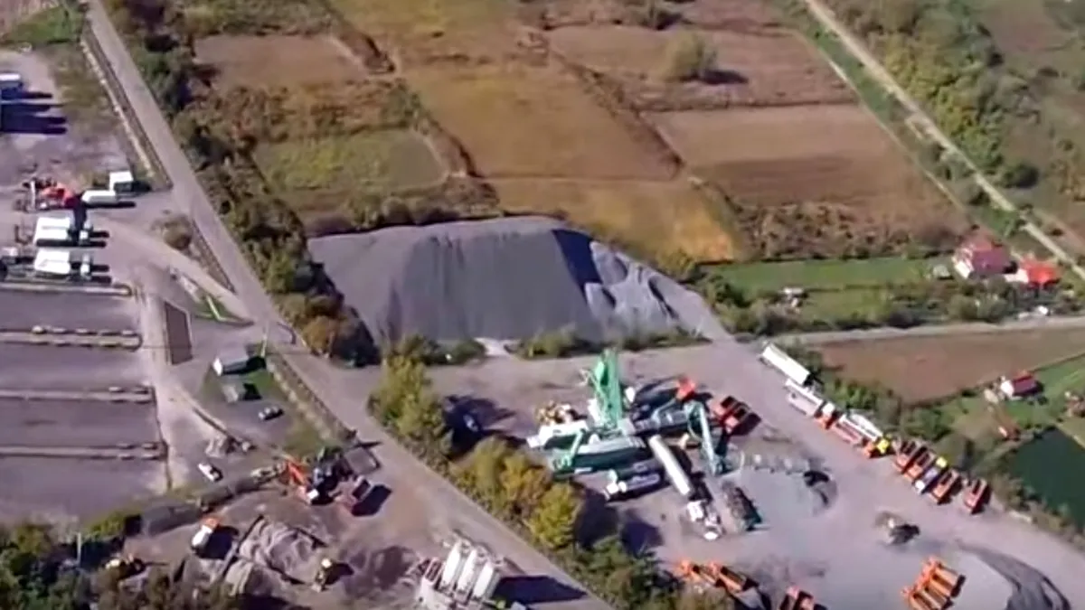 VIDEO Filmare din avion cu autostrada A1 Lugoj-Deva. Cum arată bucata de drum pe care şeful CNADNR ar vrea s-o inaugureze anul acesta