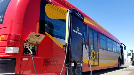 Un mic oraș din România și comuna de lângă cumpără două autobuze electrice