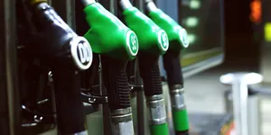 De ce a depășit motorina 10 lei pe litru. Bogdan Ivan, fostul ministru al Energiei, explică rolul taxelor și riscul de penurie