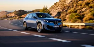 BMW iX3, finalist pentru premiul „Mașina Anului în Lume 2026”. Cu cine concurează modelul bavarez?