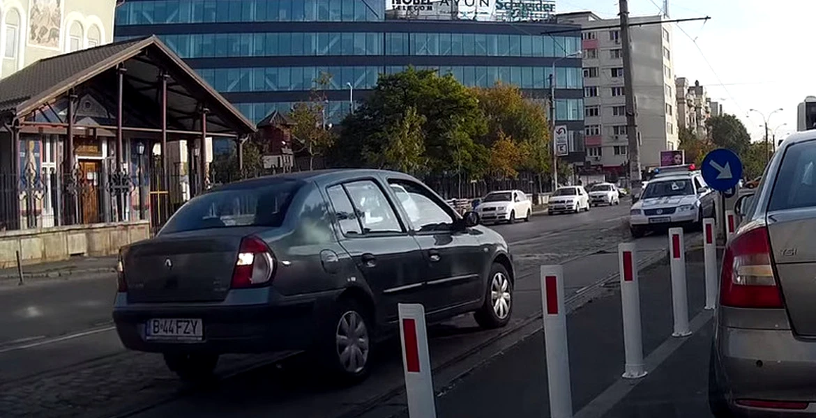 Un şofer grăbit din Bucureşti a scăpat de amendă, dar s-a pedepsit singur cu o vizită la service [VIDEO]